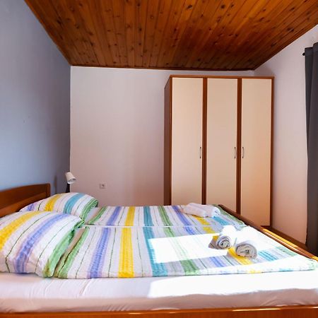 Apartments Anica F Lopar Extérieur photo
