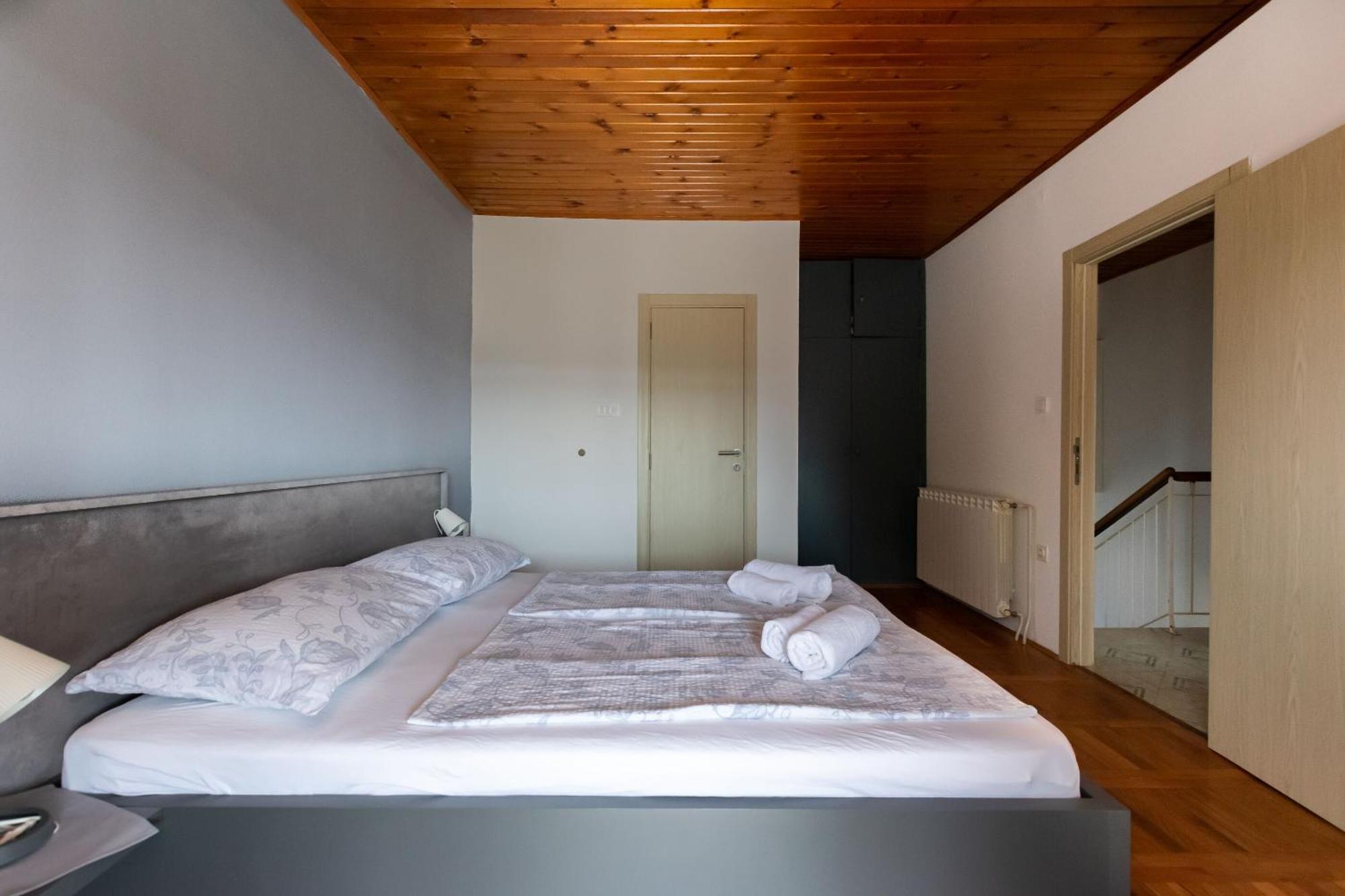 Apartments Anica F Lopar Extérieur photo